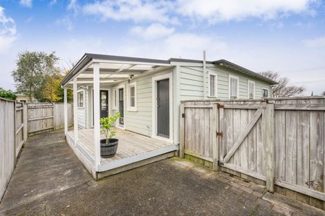 Photo of property in 2 Fairs Road, Milson, Palmerston North, 4414