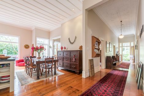 Photo of property in 54 Tinopai Road, Titirangi, Auckland, 0604