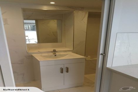 Photo of property in 1/25 Downing Street, Glenfield, Auckland, 0629