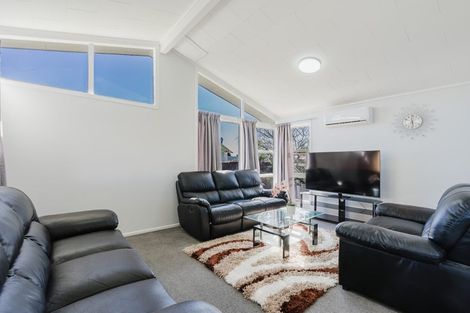 Photo of property in 10 Bremridge Place, Melville, Hamilton, 3206
