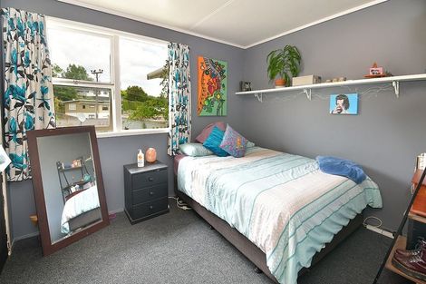 Photo of property in 49 Makiri Street, Helensville, 0800