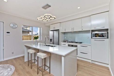 Photo of property in 14 Ascension Crescent, Orewa, 0931