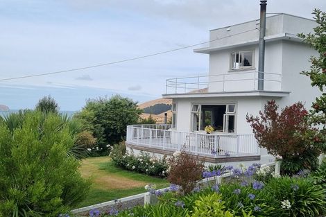 Photo of property in 15 Purau Avenue, Diamond Harbour, 8972