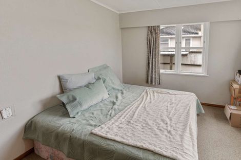 Photo of property in 18 Clyde Street, Levin, 5510