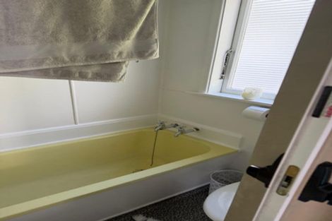 Photo of property in 68 Oriental Parade, Oriental Bay, Wellington, 6011
