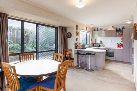 Photo of property in 6 Jordan Way, Kelvin Grove, Palmerston North, 4414