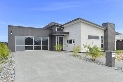 Photo of property in 67 Stace Hopper Drive, One Tree Point, 0118