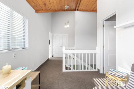 Photo of property in 2 Dallinger Street, St Andrews, Hamilton, 3200