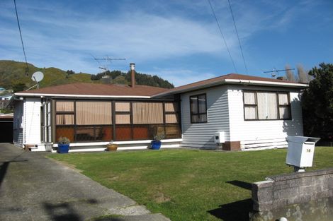Photo of property in 16 Ruthven Road, Wainuiomata, Lower Hutt, 5014