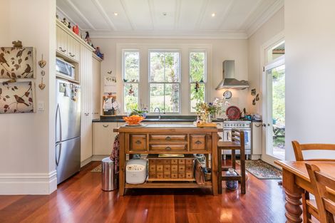 Photo of property in 54 Tinopai Road, Titirangi, Auckland, 0604