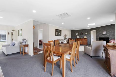 Photo of property in 3 Condor Crescent, Waiwhakaiho, New Plymouth, 4312