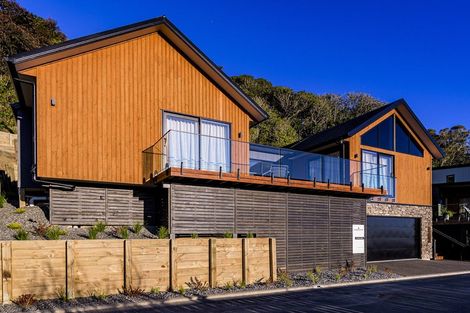 Photo of property in 37 Ruapehu Street, Paraparaumu, 5032