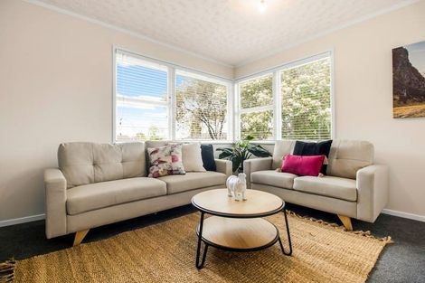 Photo of property in 17 Sunvue Road, Glen Eden, Auckland, 0602