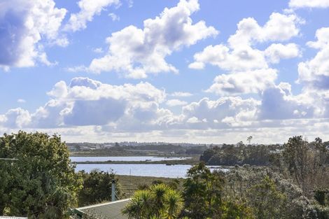Photo of property in 2/118 Bayswater Avenue, Bayswater, Auckland, 0622