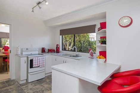 Photo of property in 4 Altair Place, Windsor Park, Auckland, 0632