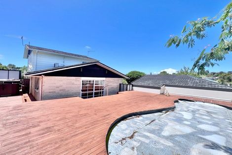 Photo of property in 2 King Richard Place, Browns Bay, Auckland, 0630