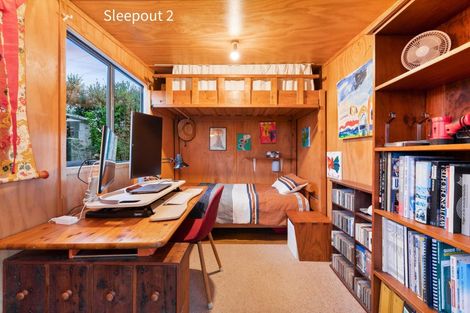 Photo of property in 9 Devon Street, Te Atatu South, Auckland, 0610