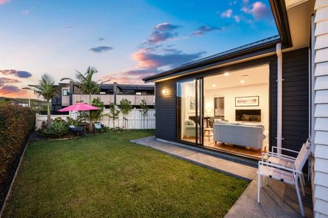 Photo of property in 3 Keel Street, Long Bay, Auckland, 0630