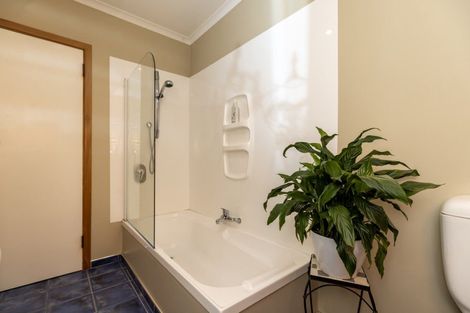 Photo of property in 5 Eatwell Avenue, Paraparaumu Beach, Paraparaumu, 5032