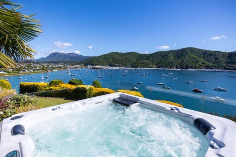 Photo of property in 8 Marina View, Waikawa, Picton, 7281