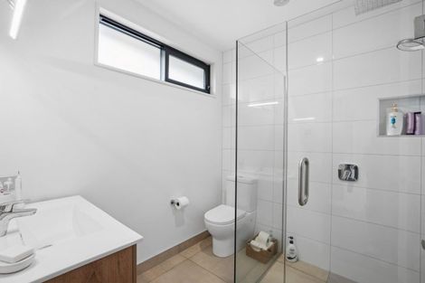 Photo of property in 12 Sapphire Spring Rise, Wanaka, 9305