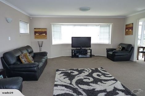 Photo of property in 50 Wade River Road, Stanmore Bay, Whangaparaoa, 0932