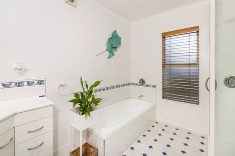 Photo of property in 11 Logan Avenue, Wharewaka, Taupo, 3330