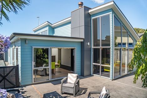 Photo of property in 8a Whitehouse Road, Titahi Bay, Porirua, 5022