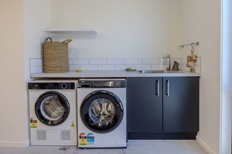 Photo of property in 42 Obelisk Street, Wanaka, 9305