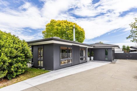 Photo of property in 2 Bale Place, Havelock North, 4130