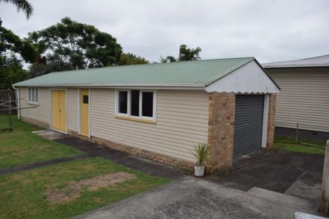 Photo of property in 25 Yeovil Road, Te Atatu Peninsula, Auckland, 0610