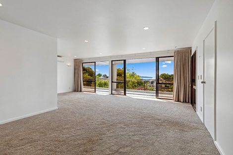 Photo of property in 35 Parr Terrace, Castor Bay, Auckland, 0620