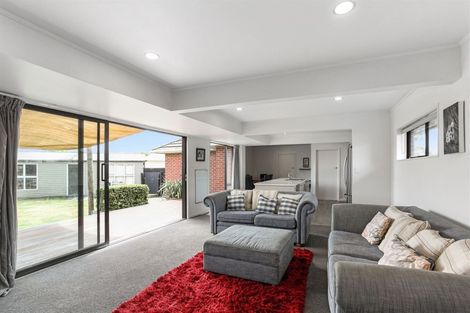 Photo of property in 8 Fitzroy Place, Bishopdale, Christchurch, 8053