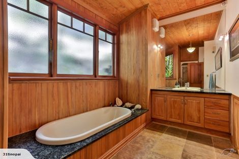 Photo of property in 31 Tinopai Road, Titirangi, Auckland, 0604