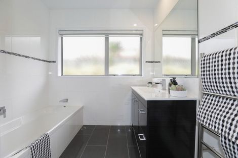 Photo of property in 32 Stafford Rise, Owhata, Rotorua, 3010