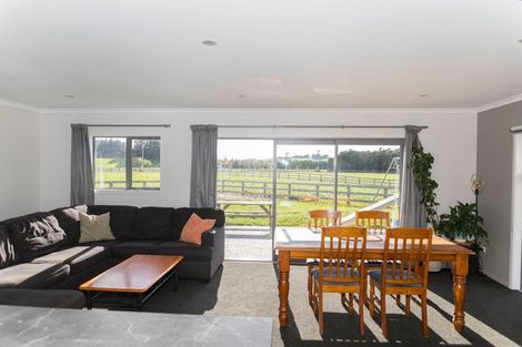 Photo of property in 220 Cowper Road, Dannevirke, 4976