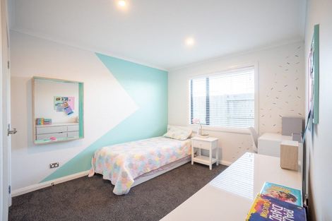 Photo of property in 3 Stratford Court, Fitzherbert, Palmerston North, 4410