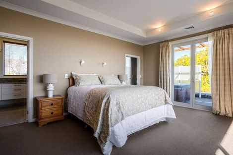 Photo of property in 6 Stonewall Place, Huntsbury, Christchurch, 8022