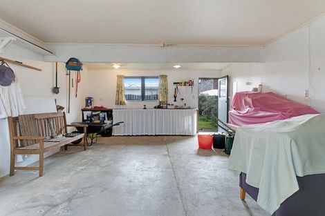 Photo of property in 81 Kiwi Esplanade, Mangere Bridge, Auckland, 2022