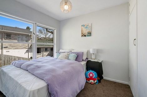 Photo of property in 1/13 Ayton Drive, Totara Vale, Auckland, 0629