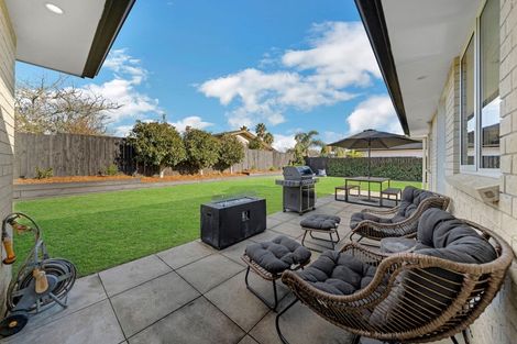 Photo of property in 15 Malbec Place, Huapai, Kumeu, 0810