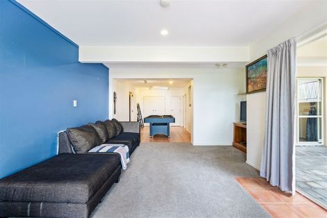 Photo of property in 985 Whangaparaoa Road, Tindalls Beach, Whangaparaoa, 0930