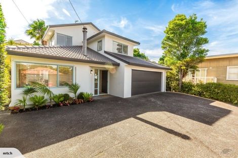 Photo of property in 1/39 Seaton Road, Murrays Bay, Auckland, 0630