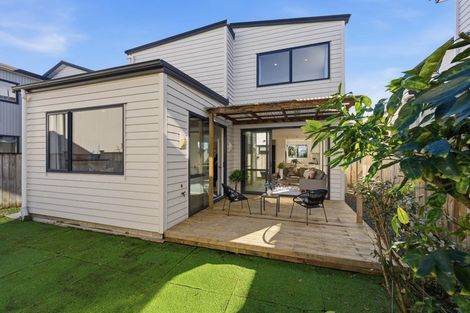 Photo of property in 9 Pihoihoi Place, Hobsonville, Auckland, 0616
