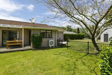 Photo of property in 18 Irwin Place, Kinloch, Taupo, 3377