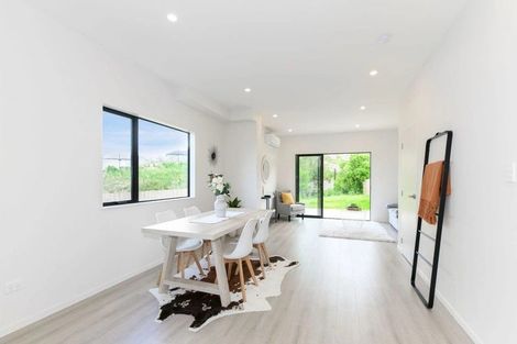 Photo of property in 53a Crestview Rise, Papakura, 2110