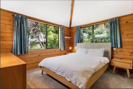 Photo of property in 5 Takapu Street, Henderson, Auckland, 0612