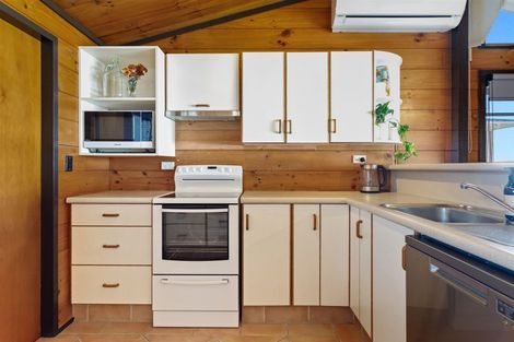 Photo of property in 220 Ocean Road, Ohope, 3121