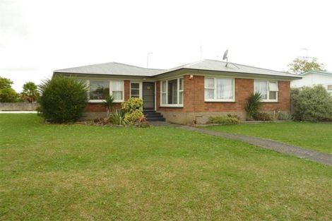 Photo of property in 2 Belgrave Place, Papakura, 2110