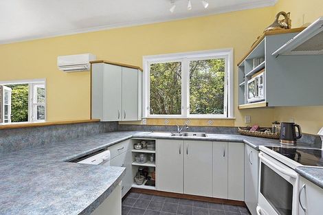 Photo of property in 94 Parkvale Road, Karori, Wellington, 6012